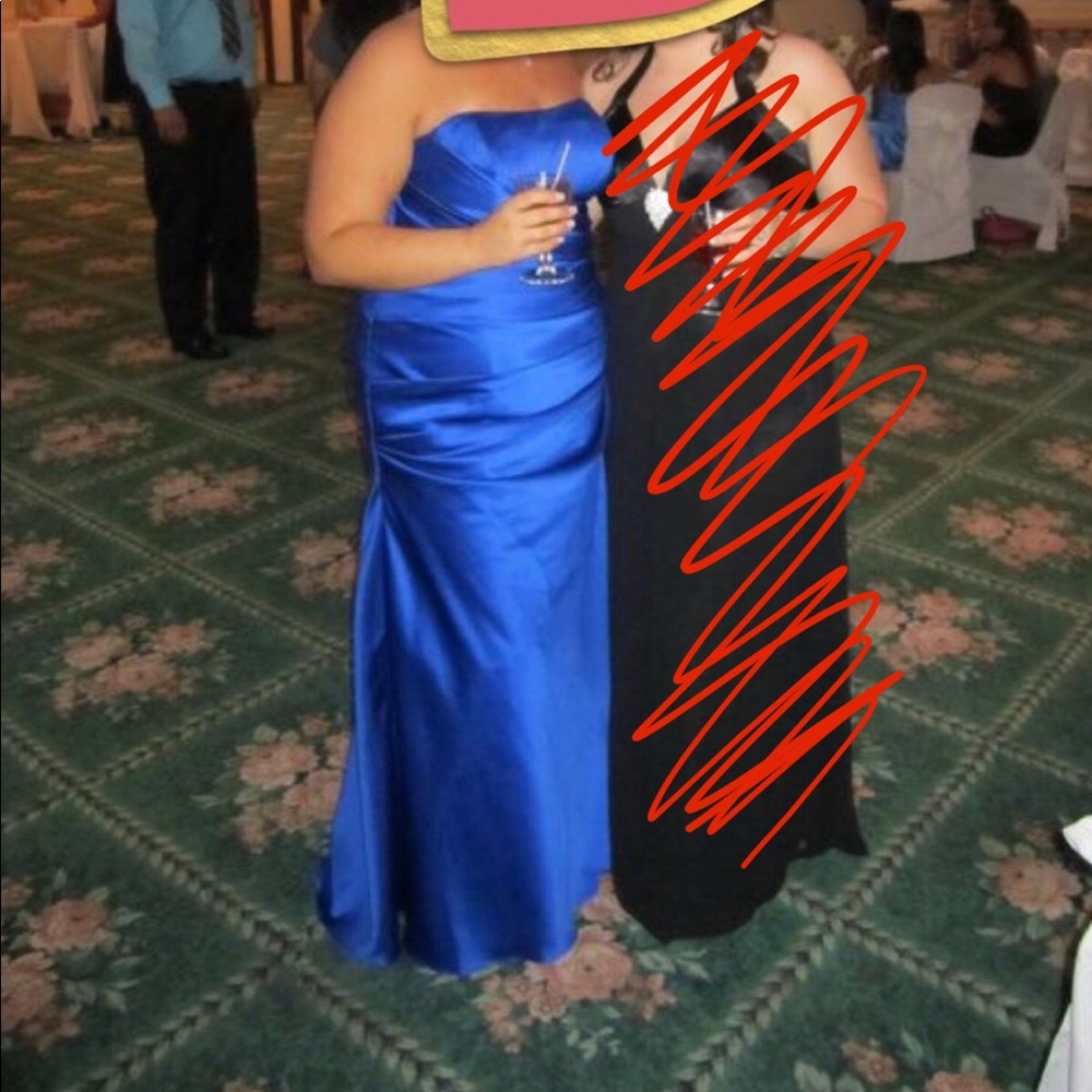 Gorgeous long blue gown